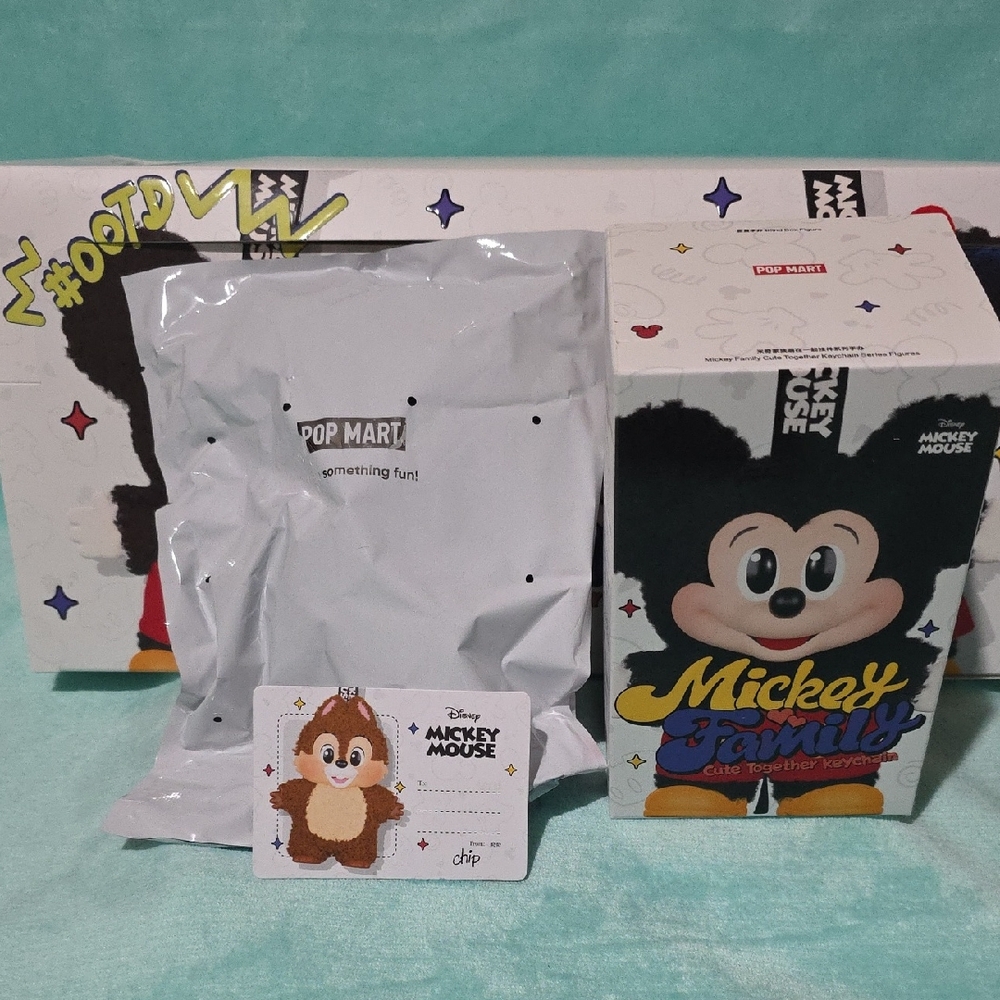 LABUBU‎ (CHIP) Mickey Family Keychain.